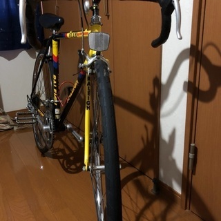 ラレー　チームバナナ　ロードバイク。の画像