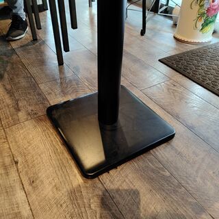 コーヒーテーブル 喫茶店テーブル 家具 木製 天板 金属足 高さ70cm 中古品 インテリア　2台の画像