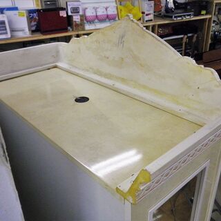 コレクションボード 幅101×奥45×高211㎝ 3段 ガラス キャビネット 棚板ガラス3枚 引き出し付き 鏡面 アイボリー 札幌 厚別店の画像