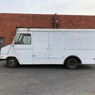 77‘ Chevy Step Van ケータリングの画像