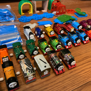 トーマス　カプセルプラレール　ガチャ