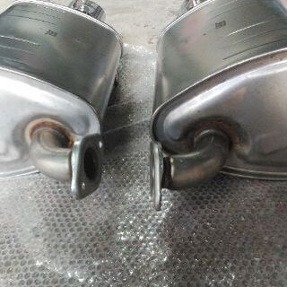 【送料込・引き取り大歓迎】新品同様　スバル　フォレスター純正マフラー　《型式　SK5》の画像