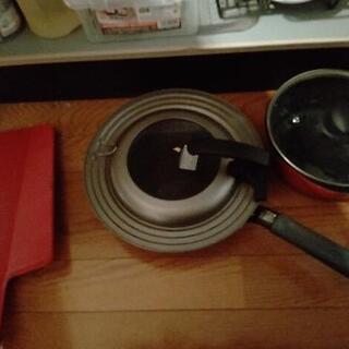 【無料でお譲り】食器・保管カゴ・その他の画像