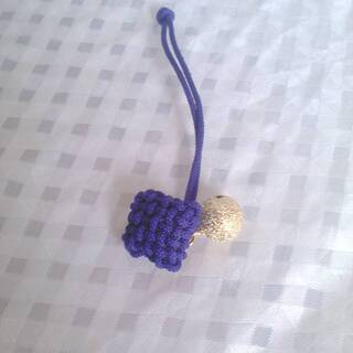 新品　伝統工芸品　伊賀くみひも　紫　金　鈴　パープル　ゴールド　キーホルダーの画像
