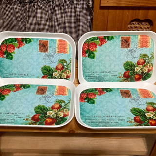 いちご柄&木苺柄　トレー　4枚セット