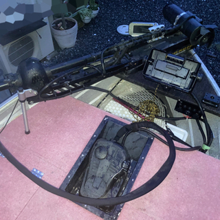 クイントレックスV12 牽引免許不要 バス アルミボートの画像