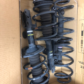 30前期ヴェルファイア純正サスの画像