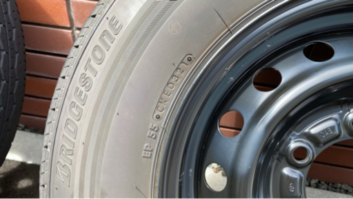 ハイエース　純正タイヤホイールセット　195/80/R15  107/105N