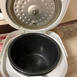 電気炊飯器