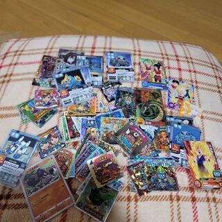 ビックリマン.ガンダムカードなど70-80枚くらいあげます。