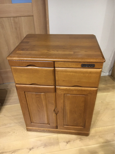 収納棚　(美品)
