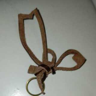 新品未使用 高級レザー 栃木レザーのキーホルダー チャーム 革 皮革小物 ハンドメイドの画像