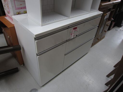 値下品サービス品　10000円　　 リサイクルショップのダイトーです。お持ち帰り価格　キッチン引き出し　人気の白色家具