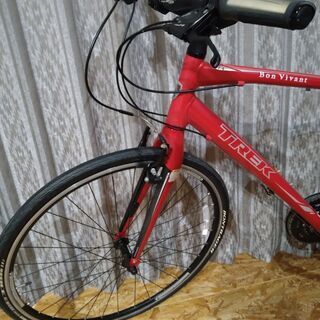 クロスバイク　TREK  7.4FX  20　赤　 使用時間１０時間以内　美品ですの画像