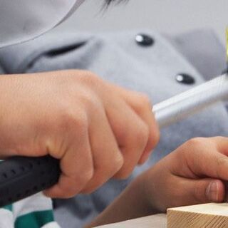 【子どもDIY体験教室】クギと糸で絵を描くストリングアートで写真立てを作ろう！ - ワークショップ