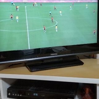東芝 REGZA32型テレビ + VARDIAレコーダーの画像