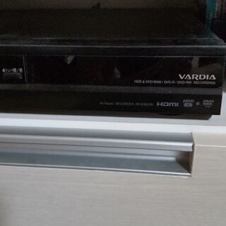 東芝 REGZA32型テレビ + VARDIAレコーダーの画像