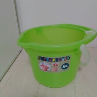 バケツ　８L