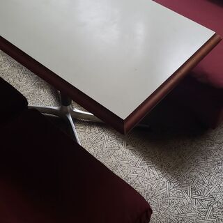店舗用のテーブル、ソファ　3組あります。の画像
