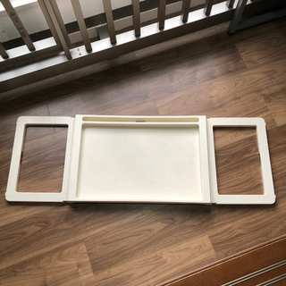 【無料】折りたたみ式テーブルの画像