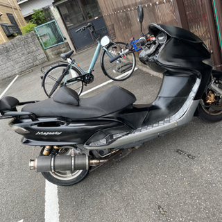 マジェスティ125 メ〇カリにて商談中