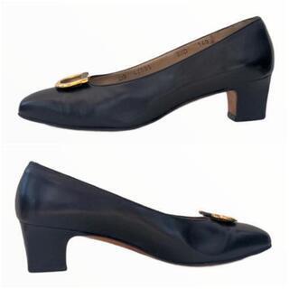 サルヴァトーレ フェラガモ 黒 ブラック レザー ガンチーニ 美人 パンプスの画像