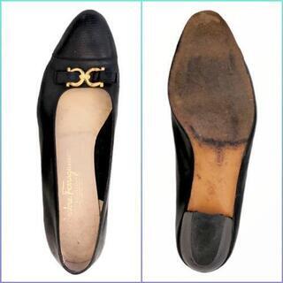 サルヴァトーレ フェラガモ ダブル ガンチーニ ブラック パンプス 25 LLの画像