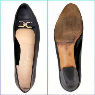 サルヴァトーレ フェラガモ ダブル ガンチーニ ブラック パンプス 25 LLの画像