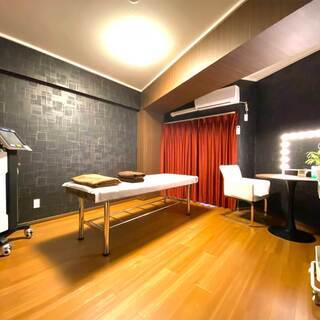 【時給1700円】脱毛 施術者募集。新宿 大久保エリア、OPENスタッフ。の画像