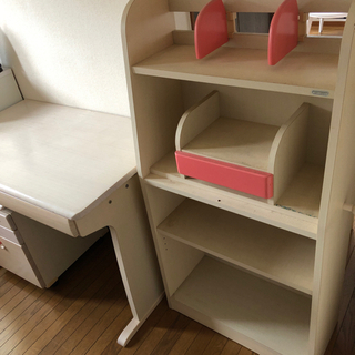 女の子　子供机　学習机　の画像