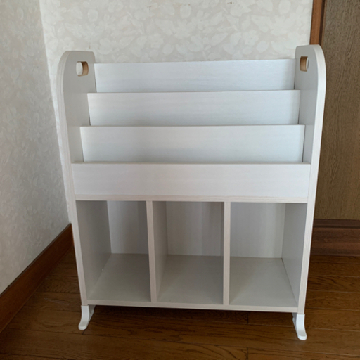 絵本の本棚