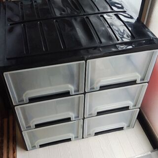 ６段黒押入れ衣装ケース無料