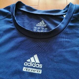 【アディダス/adidas】ロゴありアンダーシャツの画像