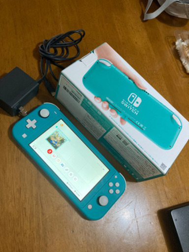 任天堂　switchライト　中古