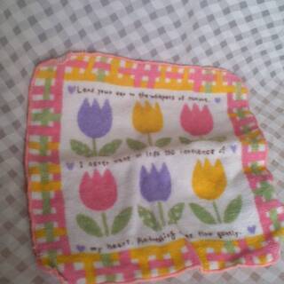綿100％　チューリップ　ピンク　黄　紫　タオルハンカチ　レディース