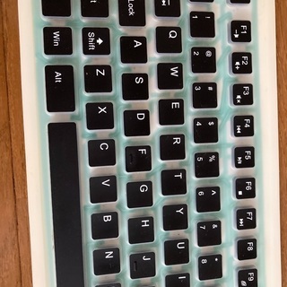 折りたたみ式キーボード中古品（柔らかシリコーン製）の画像
