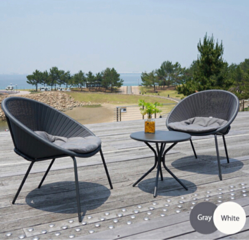 新品ガーデンチェア Brand-new Garden chairs and table