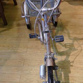 【中古品】自社配送可能　ALAISE　三輪自転車　18インチ　LEDライト付きの画像