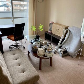 【無料】引越しにともない家具、家電一式をお譲りします。