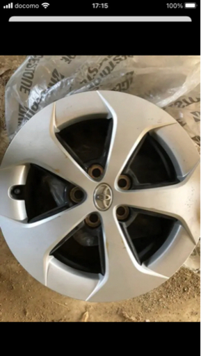プリウス30系　純正ホイールキャップです。