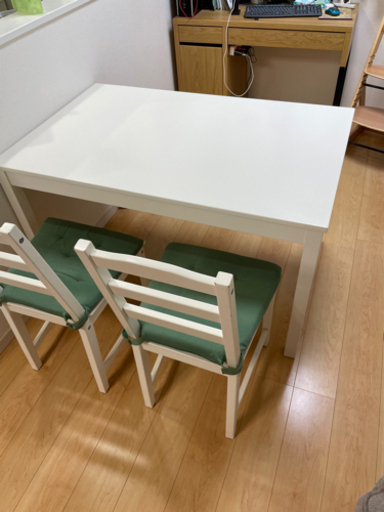 IKEA ダイニングテーブル　チェア4脚付き