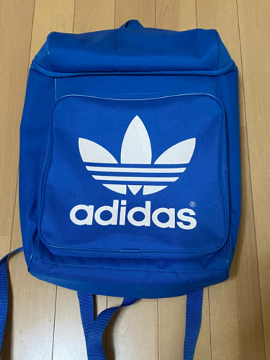 adidas ブルーリュック