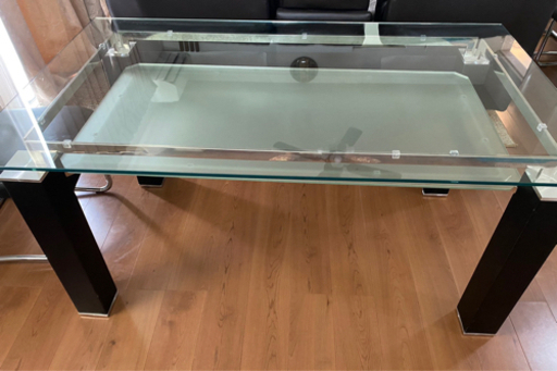 ガラステーブル