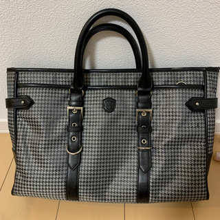 千鳥格子のバッグ