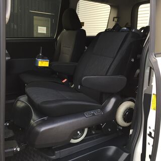【コミコミ価格】トヨタ　ヴォクシー　ZS　電動ウェルチェア　サイドリフトアップ　両側パワースライド　プッシュスタート　スマートキー　ウィンカーミラー　オートライト　バックカメラ　ETC　車検R4年3月 ♪5362の画像