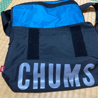 SHUMSカバンの画像