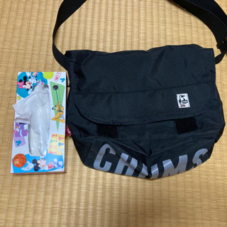 SHUMSカバンの画像