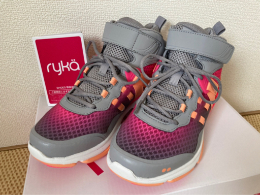 ライカ　ズンバ　フィットネスシューズ