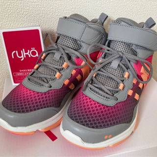 ライカ　ズンバ　フィットネスシューズ