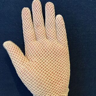 普段使いに　婦人用おしゃれ手袋（白色レース）